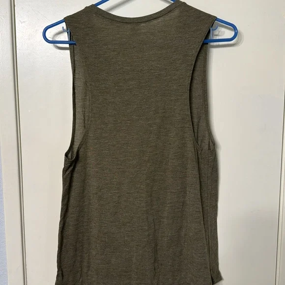 Muscle tank - Picture 4 of 4